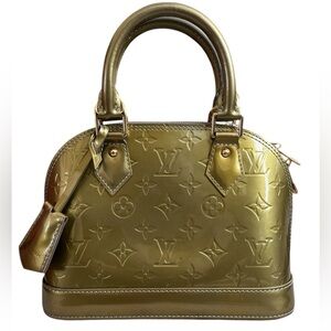 Louis Vuitton Green Vert
Vernis Monogram Alma
BB
